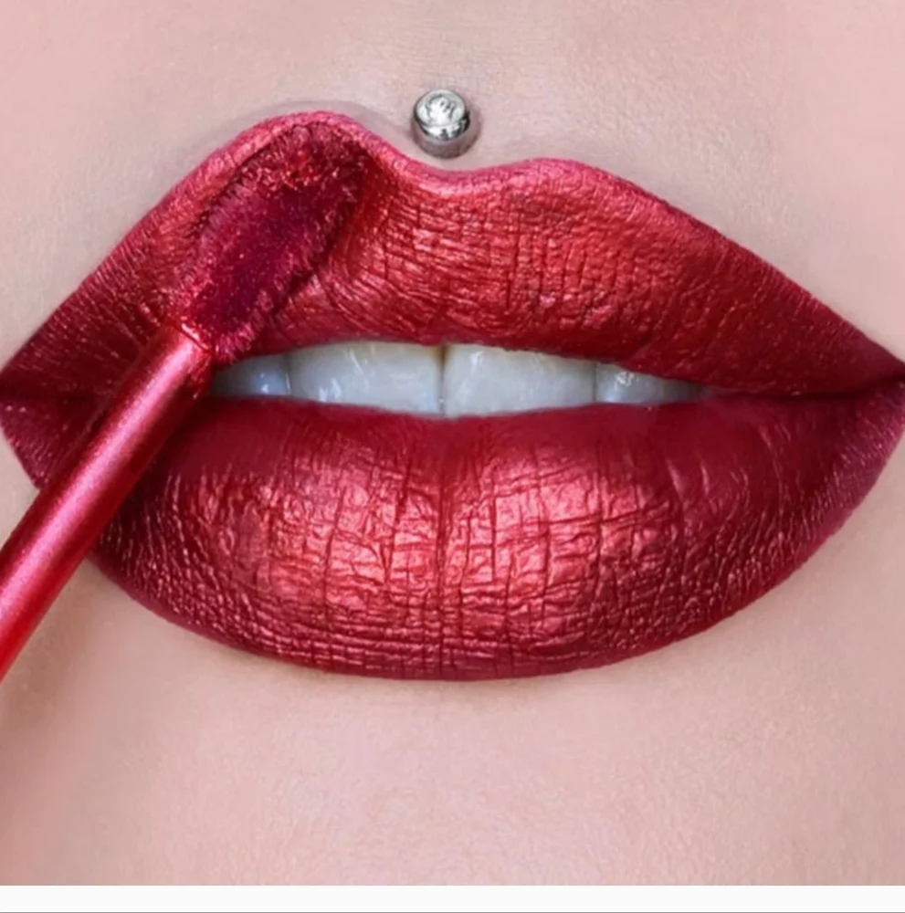 Poinsettia • Jeffree Star Cosmetics✨Velour Liquid Lipstick • New in Box